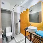 Family House In Lakones 別荘 パレオカストリッツア