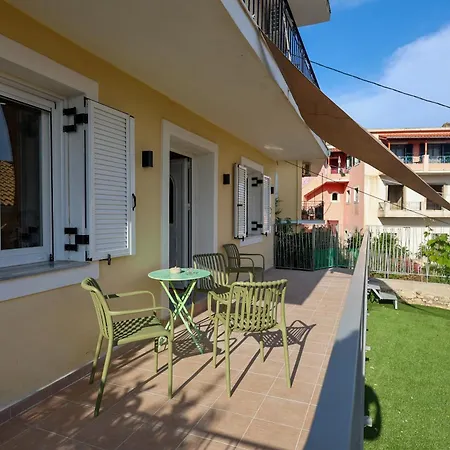 Family House In Lakones * Paleokasztríca