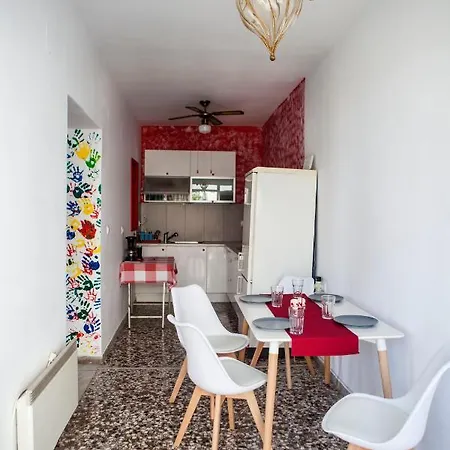 Family House In Lakones Σπίτι διακοπών *
