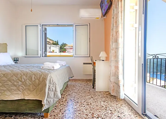 Family House In Lakones * Palaiokastritsa